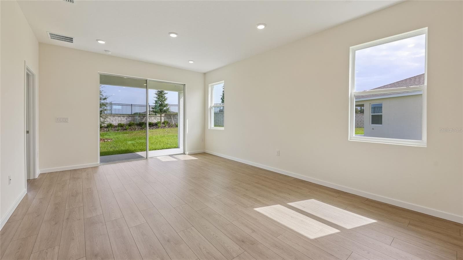 Single Family Residence at 8766 PINECREST TRL, WILDWOOD, photo 15 of 19