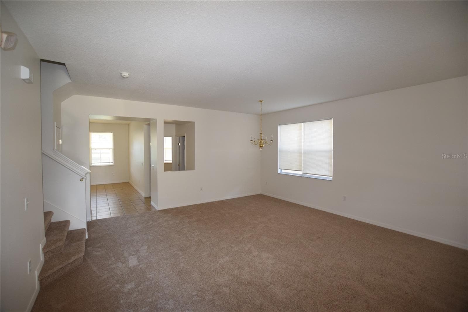 Living / Dining - 622 ALFANI ST, DAVENPORT