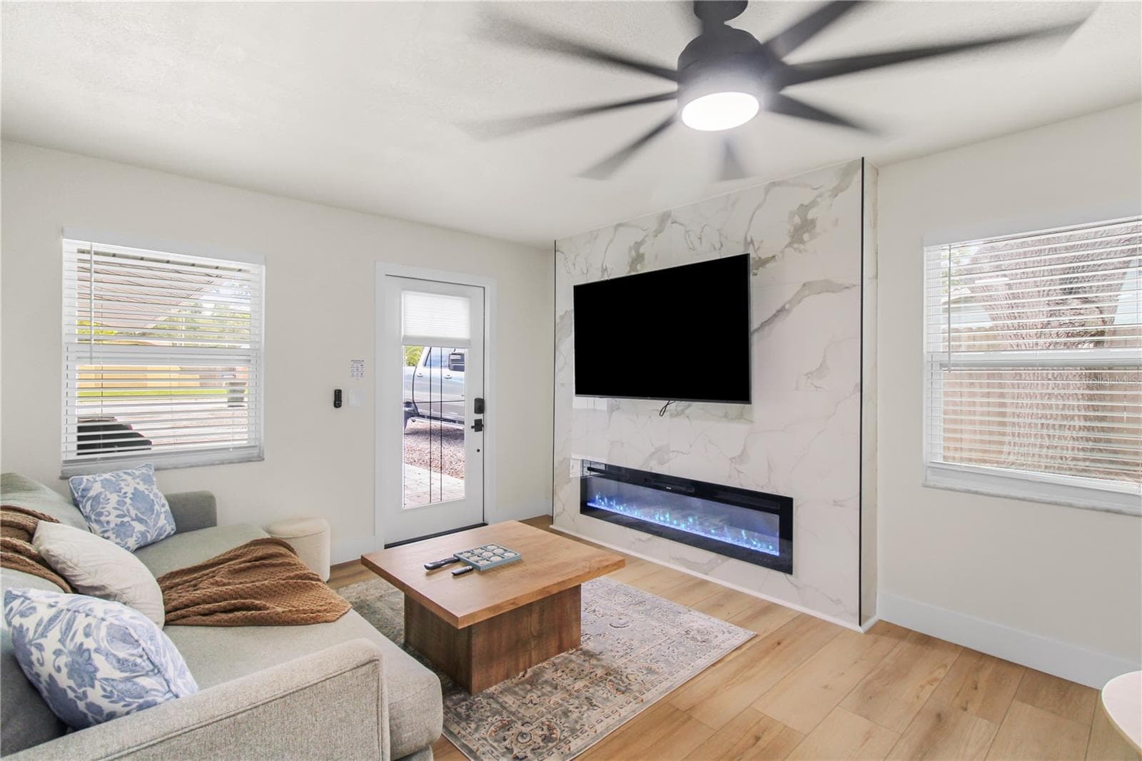Half Duplex at 3050 MEADOW LAKE AVE, LARGO, photo 11 of 38