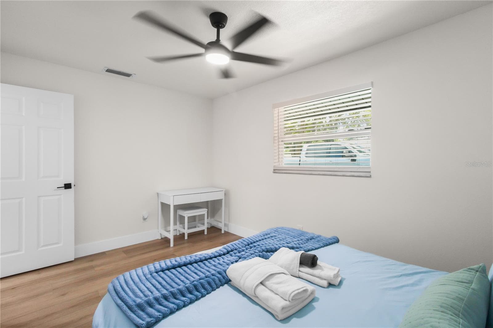 Half Duplex at 3050 MEADOW LAKE AVE, LARGO, photo 34 of 38