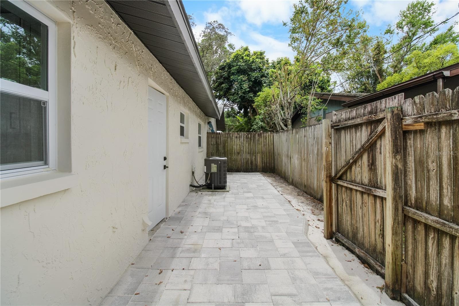 Half Duplex at 3050 MEADOW LAKE AVE, LARGO, photo 37 of 38