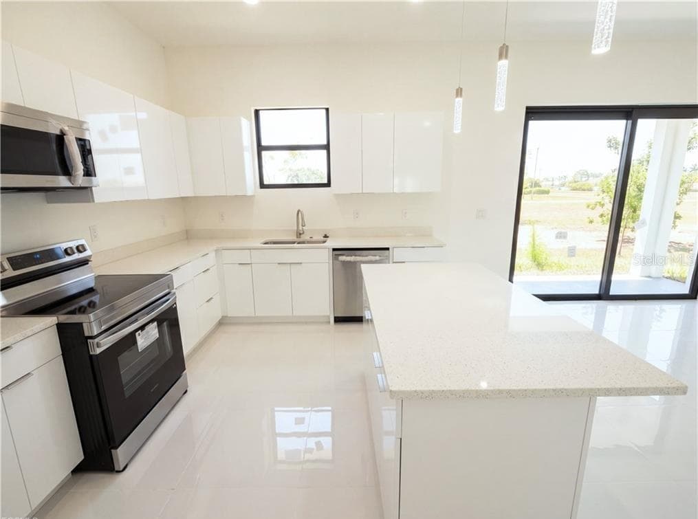 Single Family Residence at 2726 NW 41ST PL, CAPE CORAL, photo 9 of 23