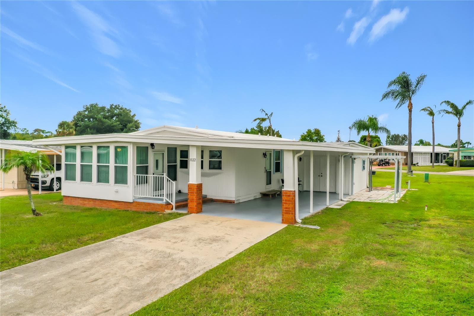 1022 CAPELLA DR