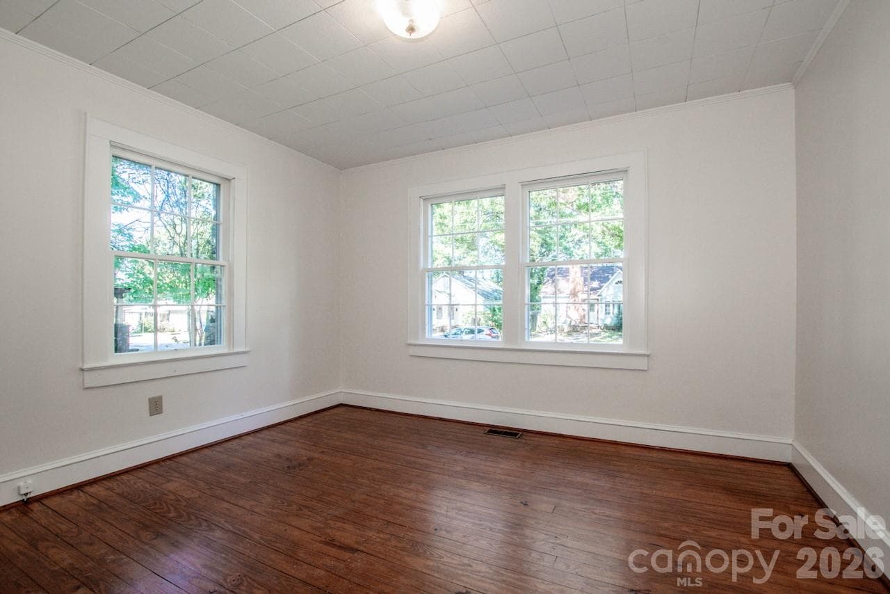 Single Family Residence at 541 Walnut Street, Mooresville, photo 11 of 18