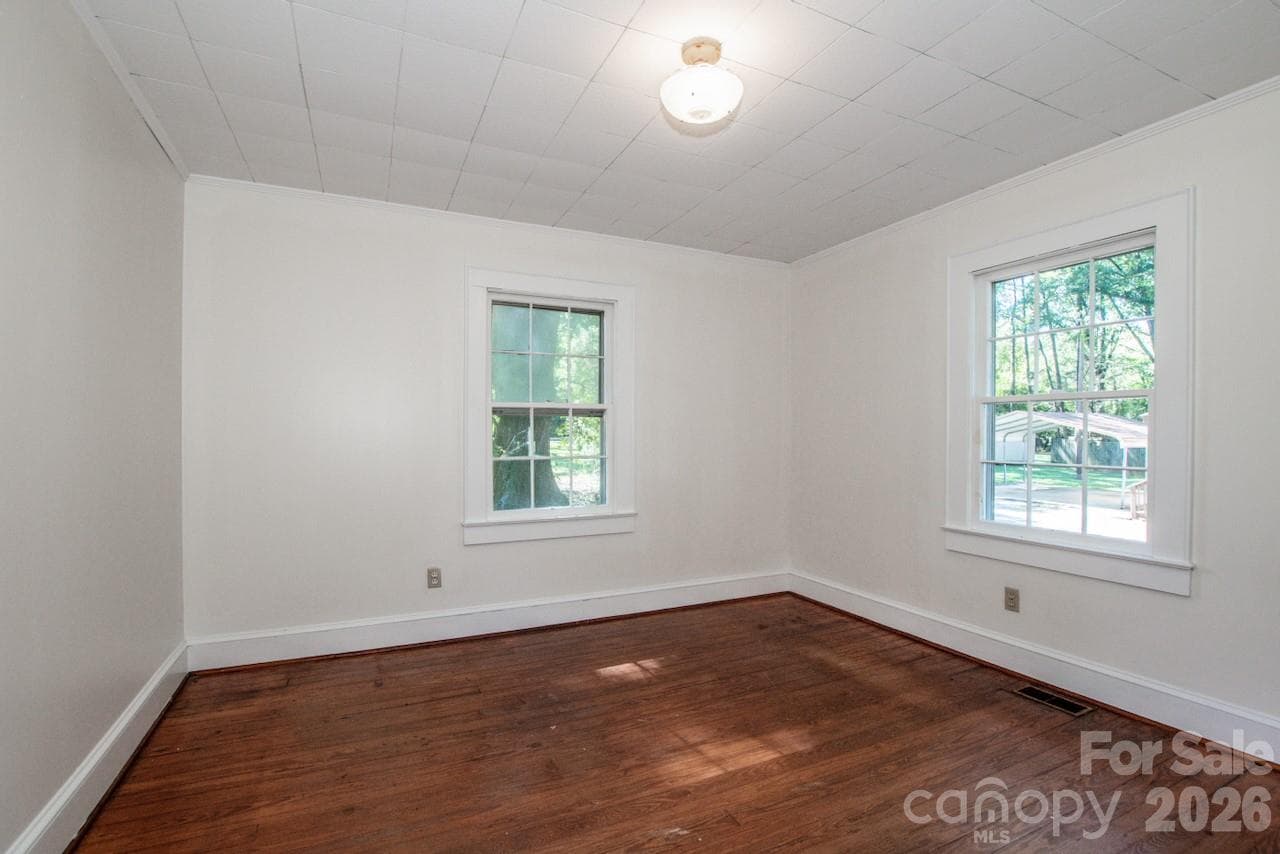 Single Family Residence at 541 Walnut Street, Mooresville, photo 12 of 18