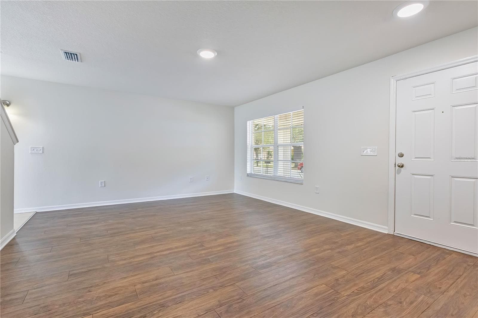 Single Family Residence at 10332 SUMMERVIEW CIR, RIVERVIEW, photo 4 of 26