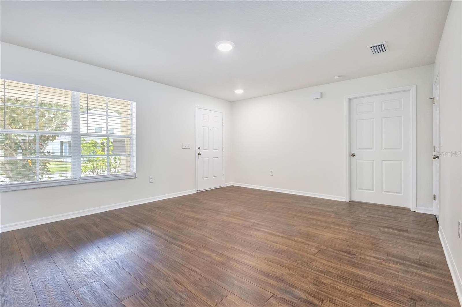 Single Family Residence at 10332 SUMMERVIEW CIR, RIVERVIEW, photo 5 of 26