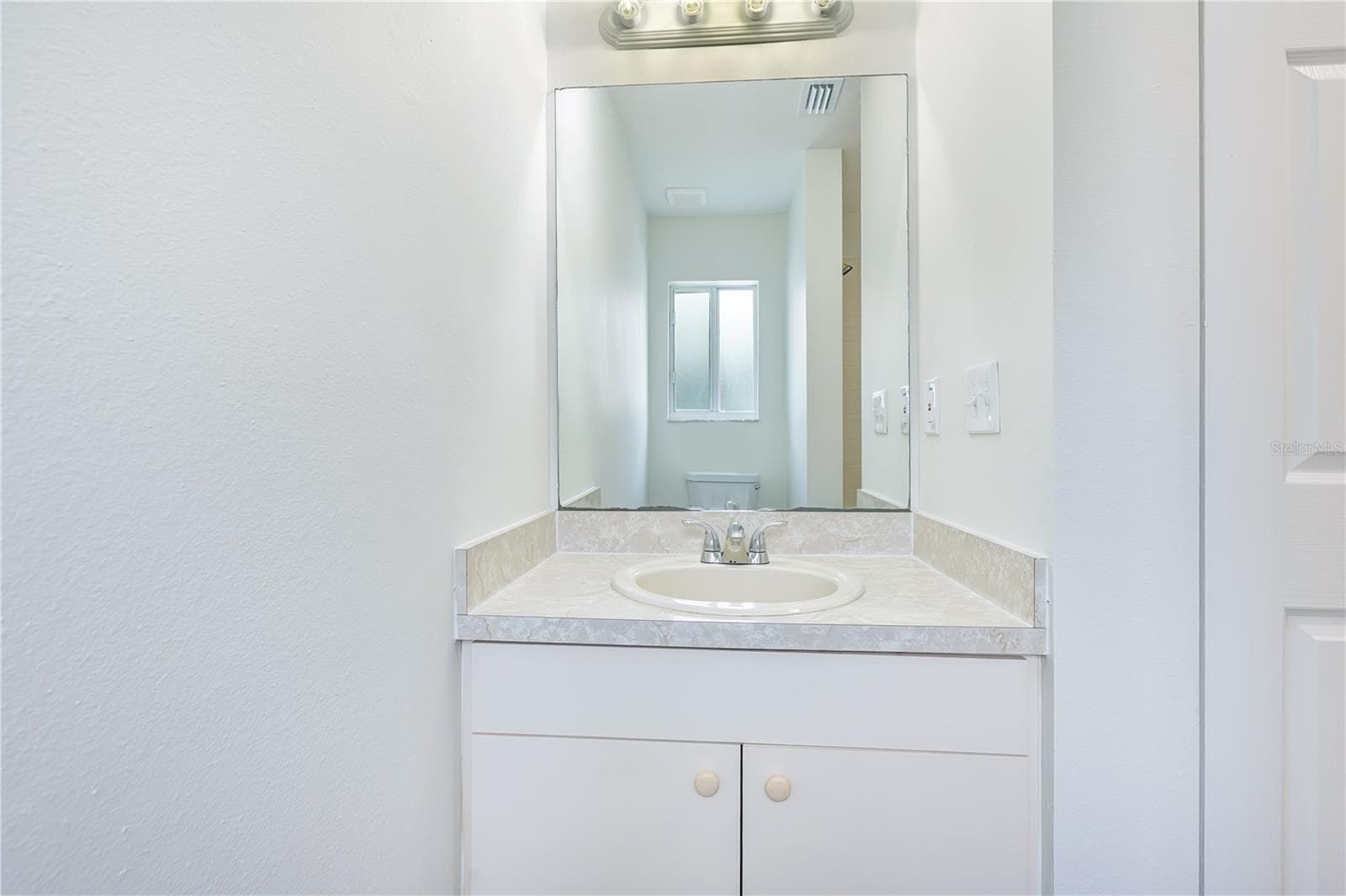 Single Family Residence at 10332 SUMMERVIEW CIR, RIVERVIEW, photo 10 of 26