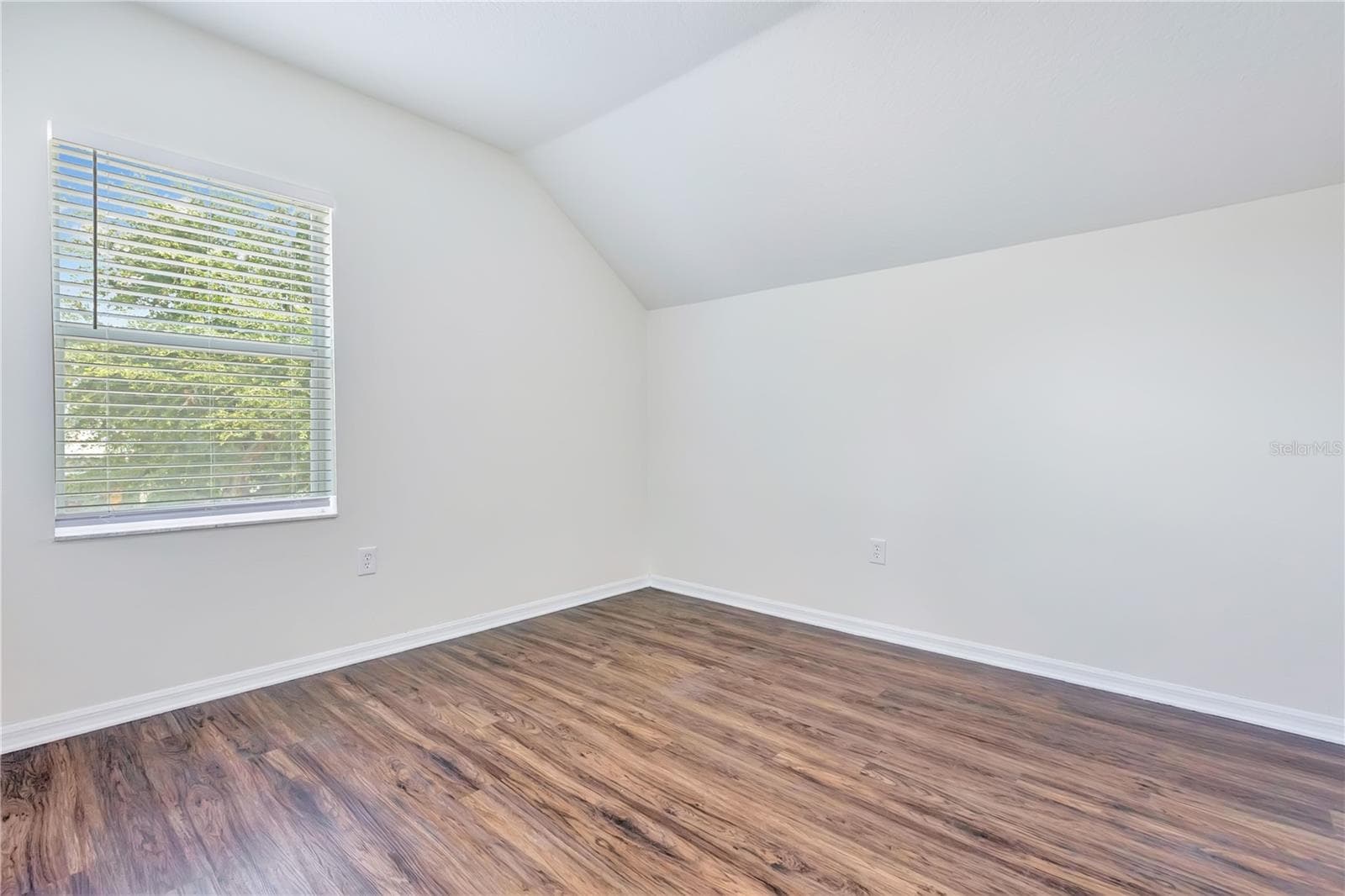 Single Family Residence at 10332 SUMMERVIEW CIR, RIVERVIEW, photo 18 of 26