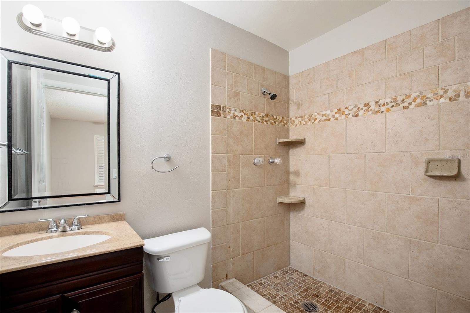 Primary Suite - Bathroom - 4910 SEMINOLE AVE, WINTER PARK