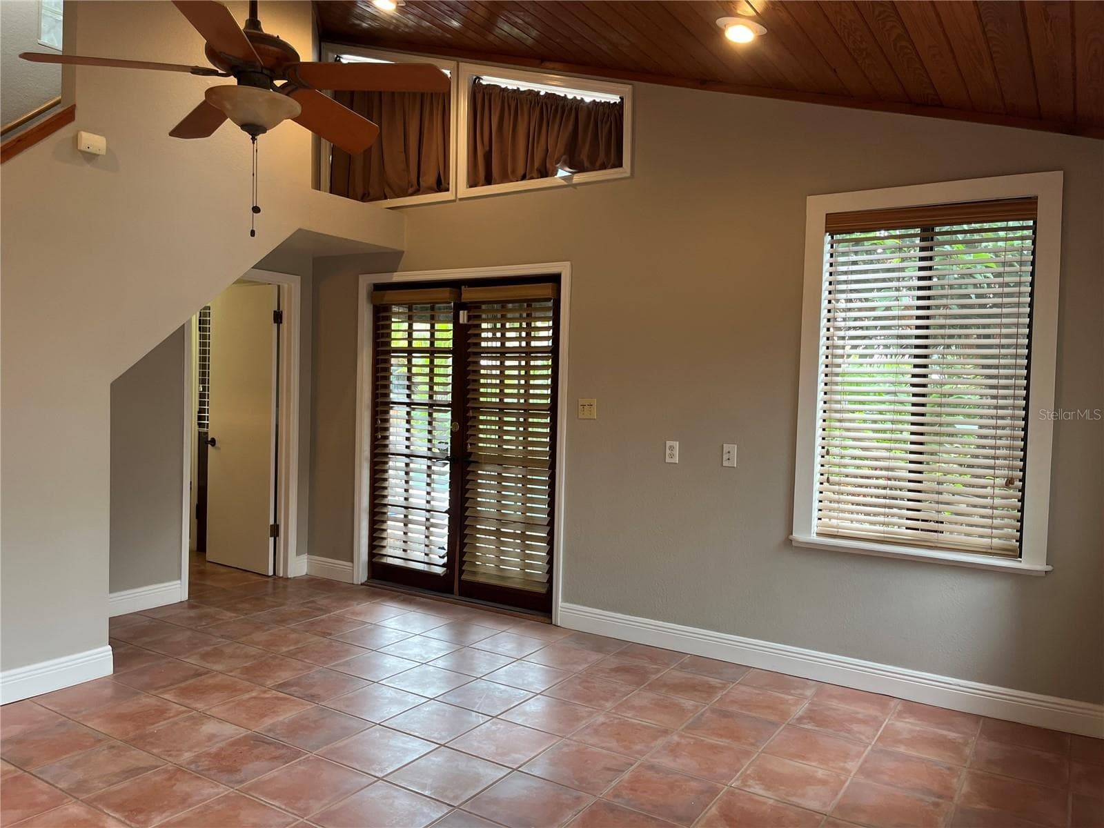 Single Family Residence at 421 E MILLER ST, ORLANDO, photo 6 of 31