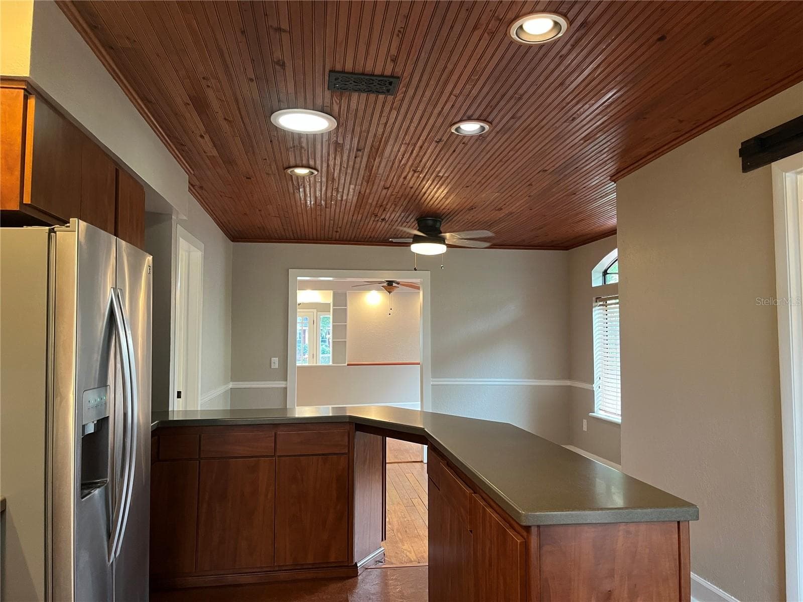 Single Family Residence at 421 E MILLER ST, ORLANDO, photo 9 of 31