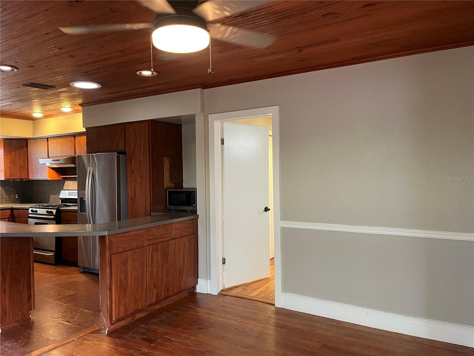 Single Family Residence at 421 E MILLER ST, ORLANDO, photo 12 of 31