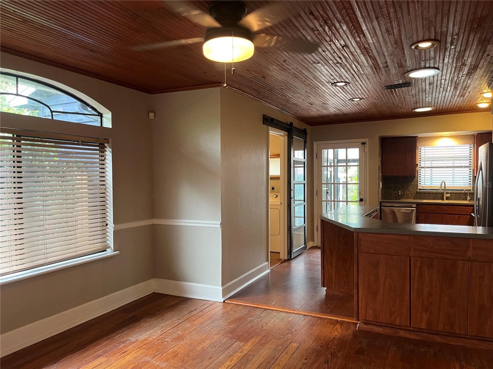 Single Family Residence at 421 E MILLER ST, ORLANDO, photo 13 of 31