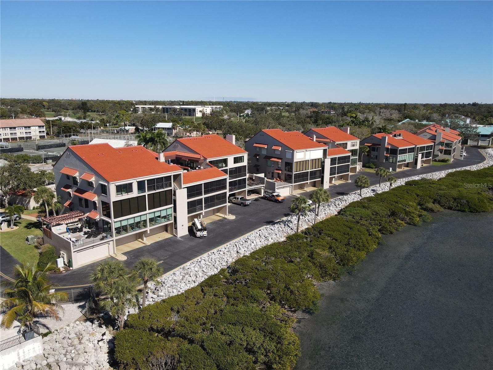 Ideally located on Sarasota Bay - 4565 BAY CLUB DR #27, BRADENTON