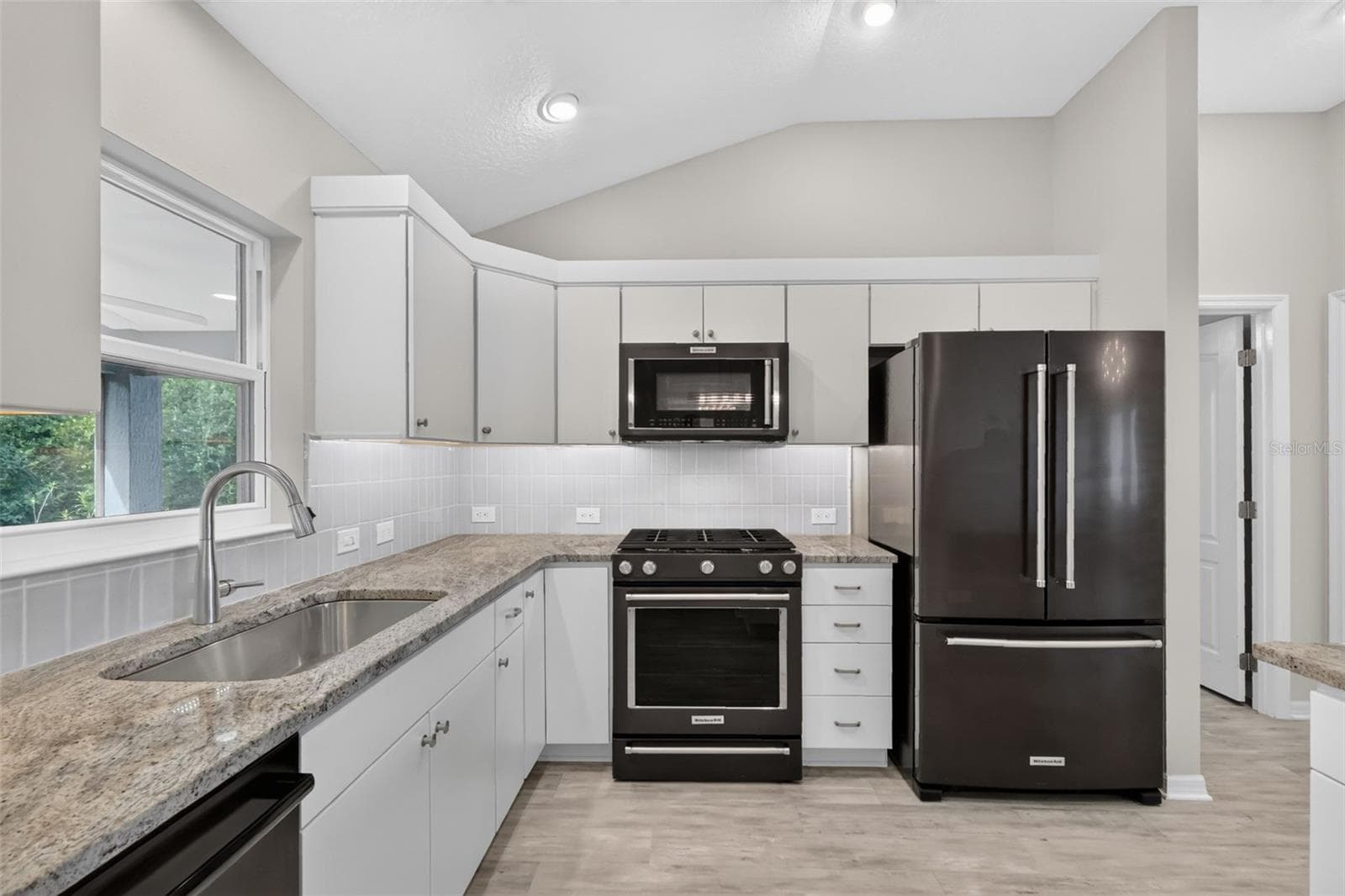 Kitchen - 3254 ZIPPERER WAY, THE VILLAGES