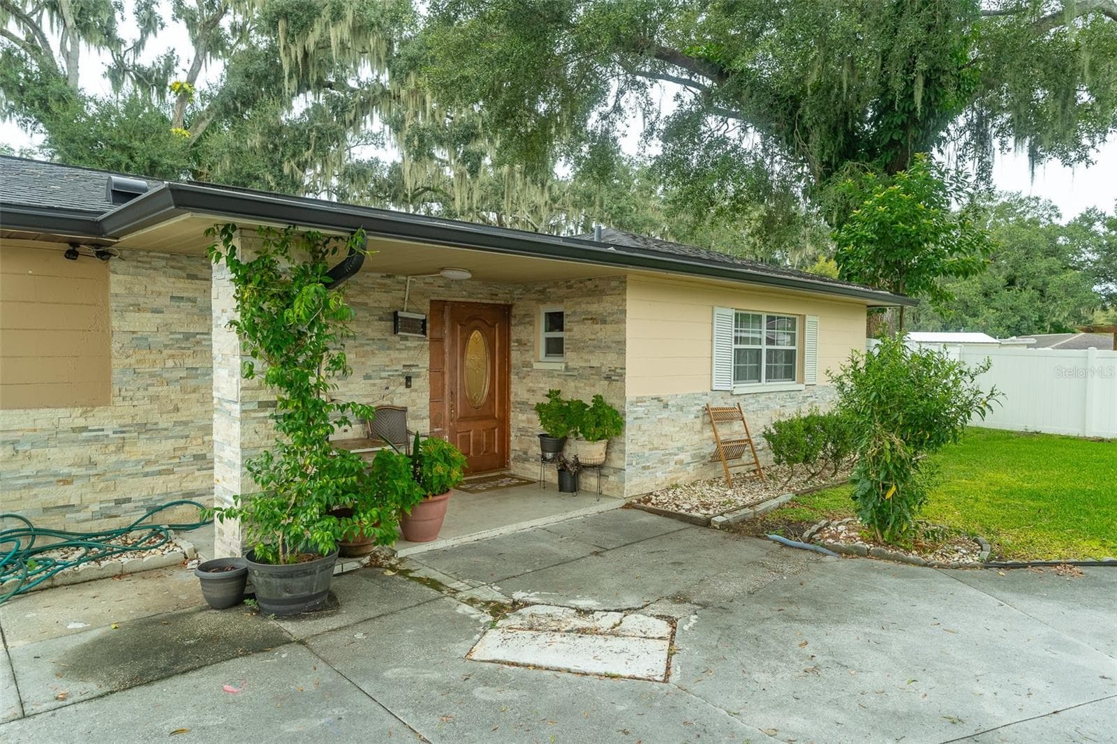702 COULTER PL