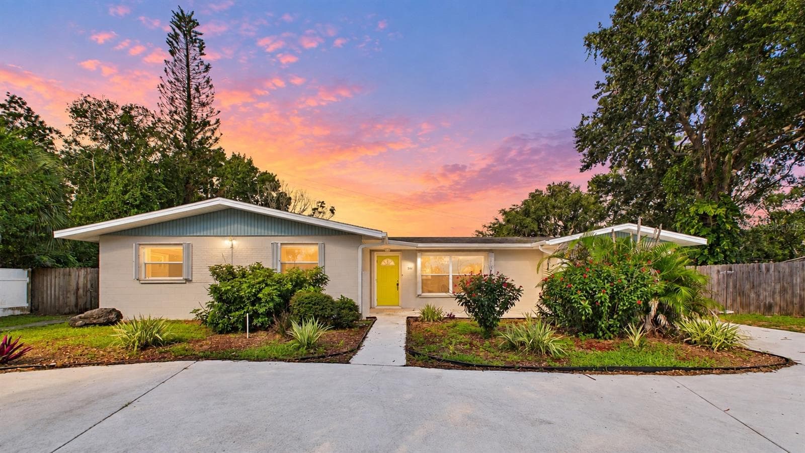24 HARDEE CIR N
