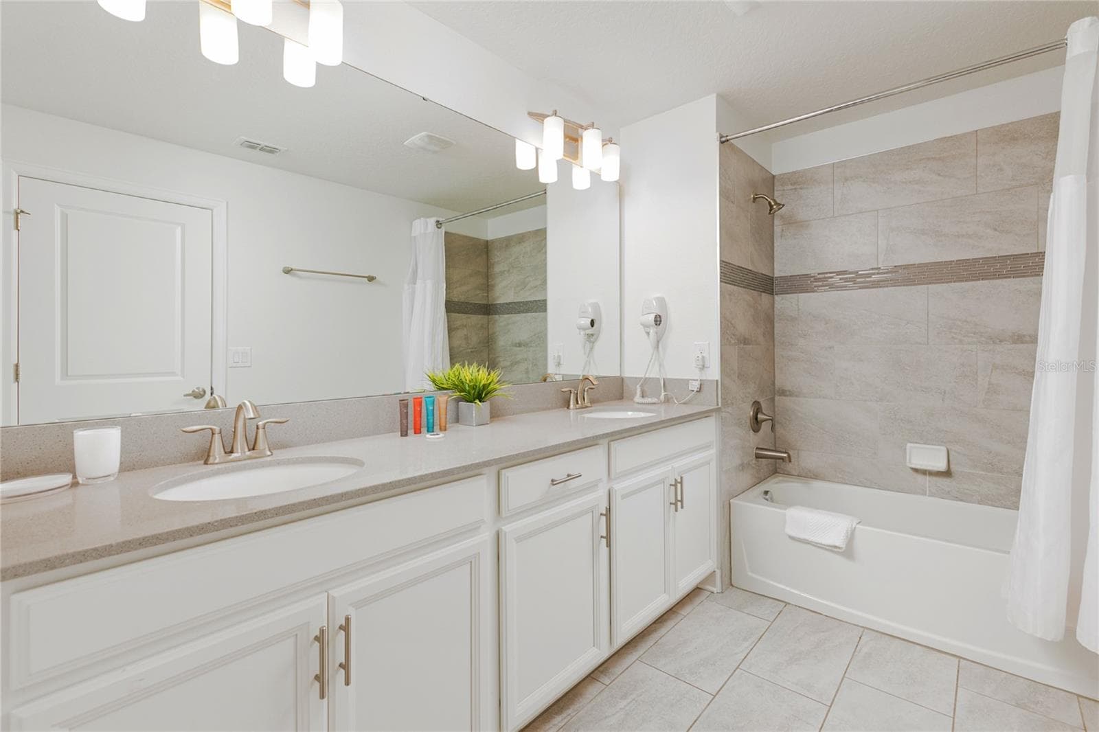 Townhouse at 8961 STINGER DR, DAVENPORT, photo 21 of 56
