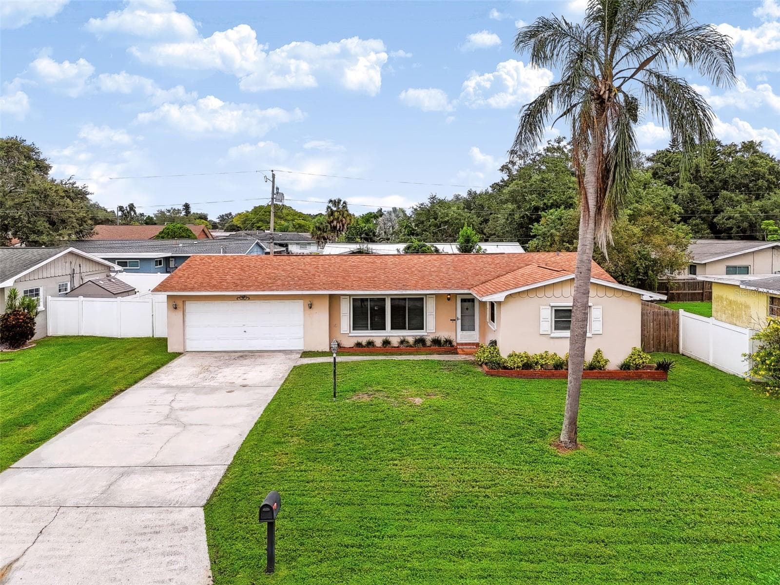 1491 HUNT LN