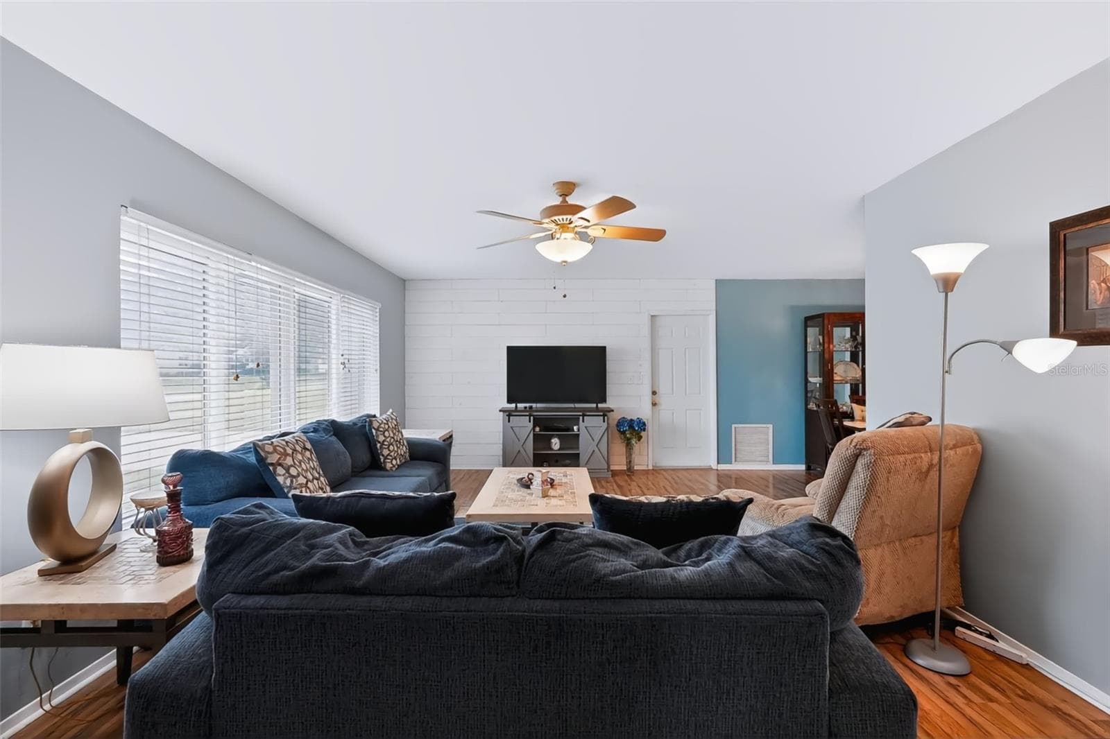 Single Family Residence at 1491 HUNT LN, CLEARWATER, photo 6 of 34