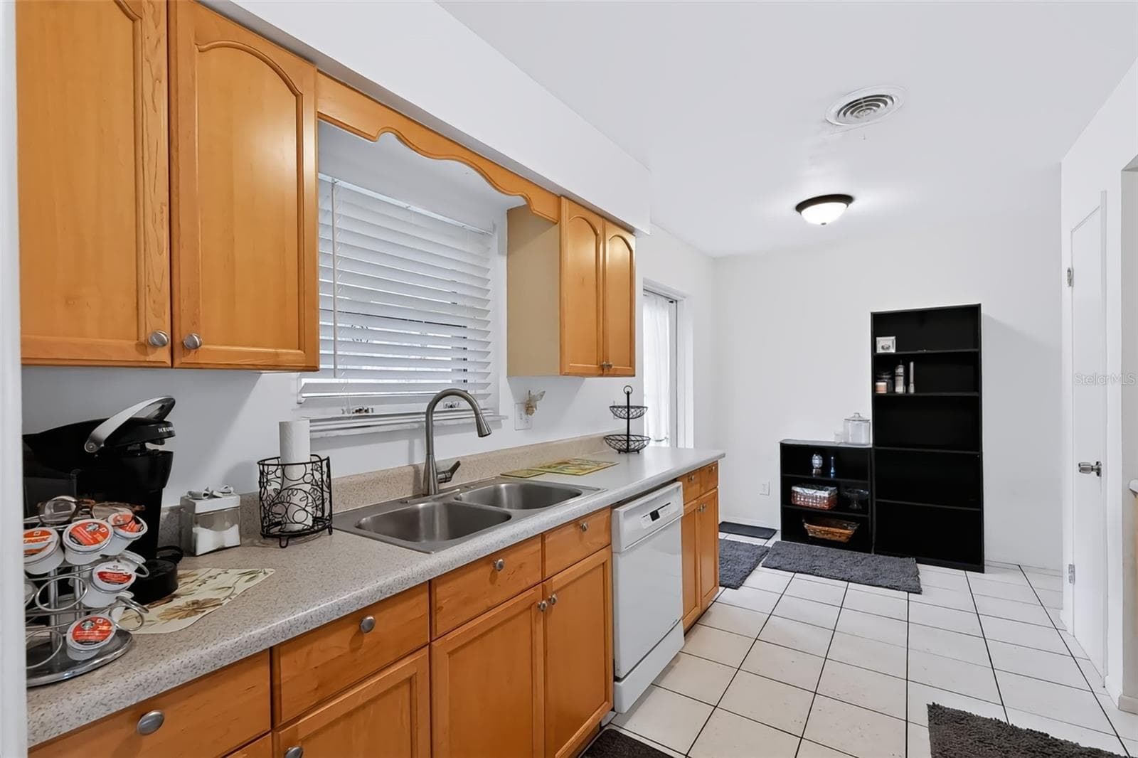 Single Family Residence at 1491 HUNT LN, CLEARWATER, photo 12 of 34