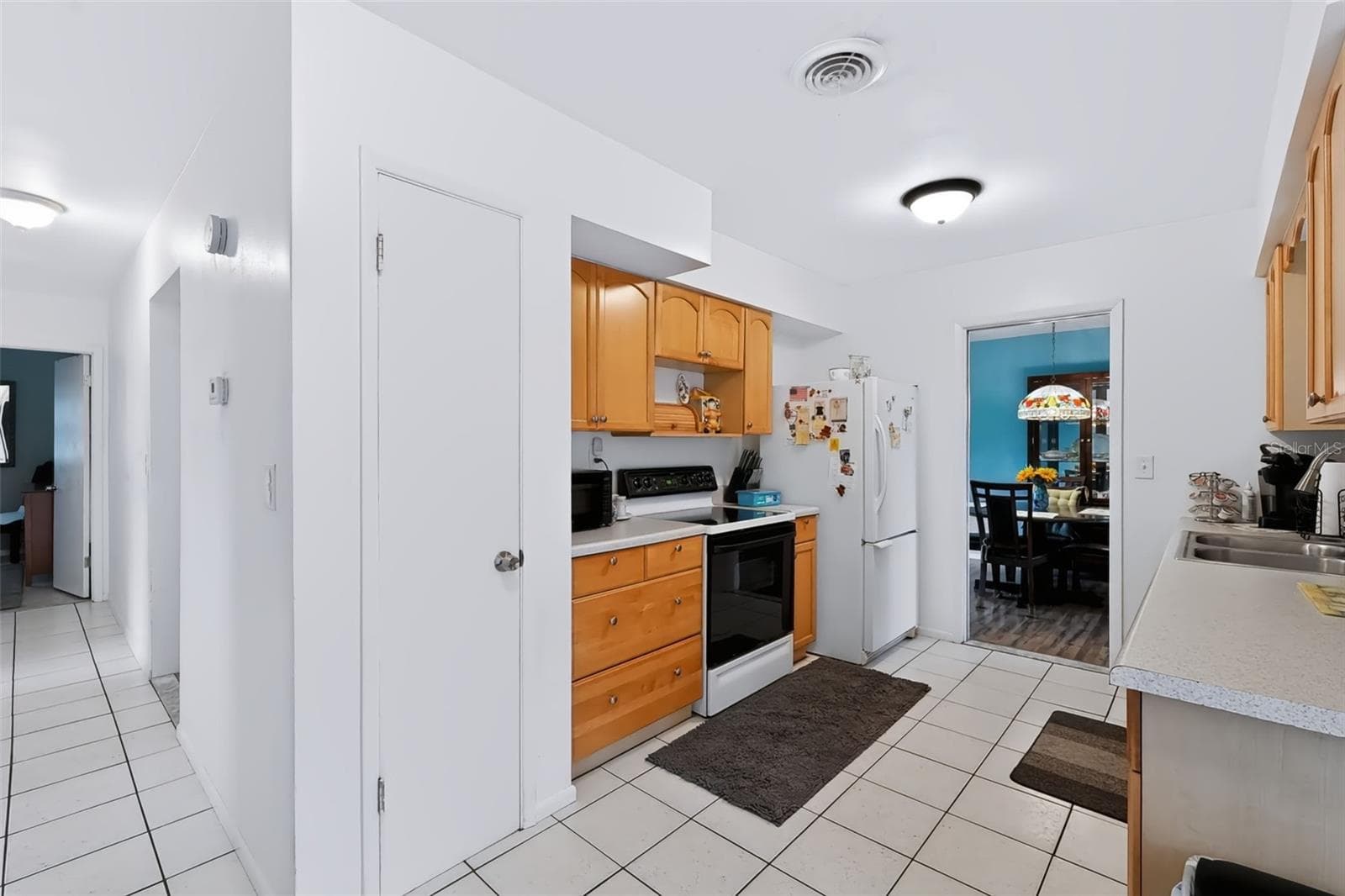 Single Family Residence at 1491 HUNT LN, CLEARWATER, photo 13 of 34