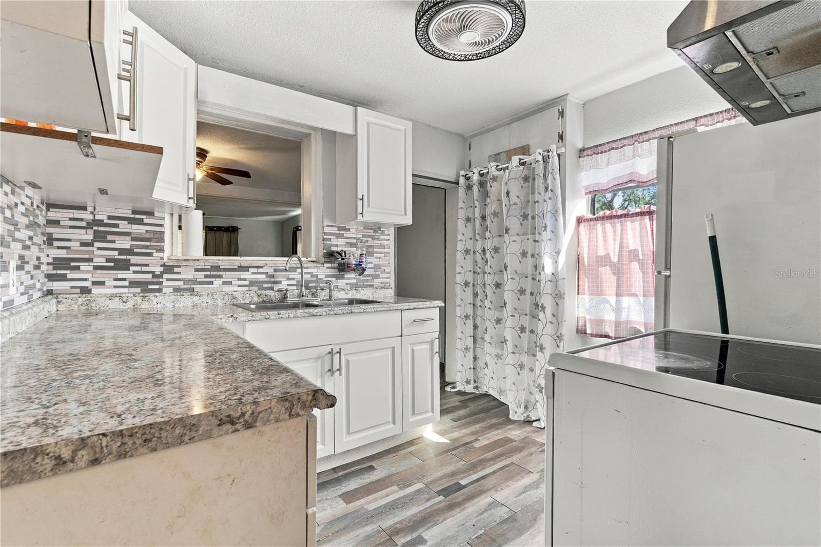 Single Family Residence at 310 GRANADA DR, WINTER PARK, photo 5 of 27
