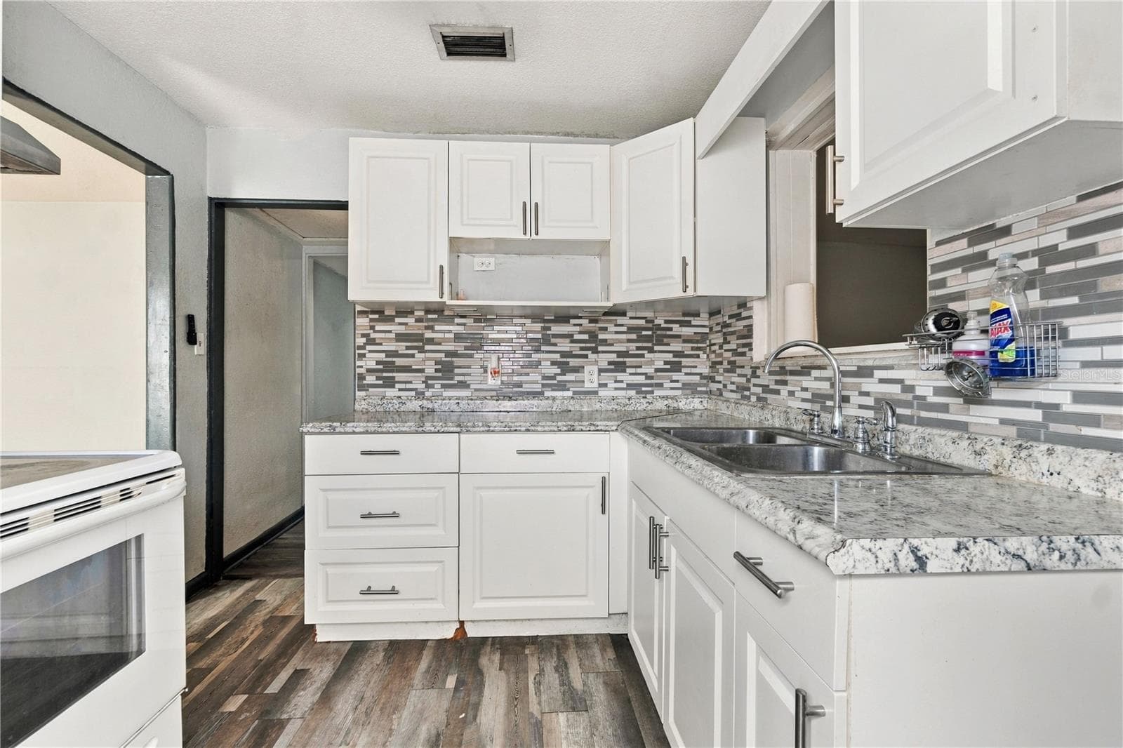 Single Family Residence at 310 GRANADA DR, WINTER PARK, photo 9 of 27