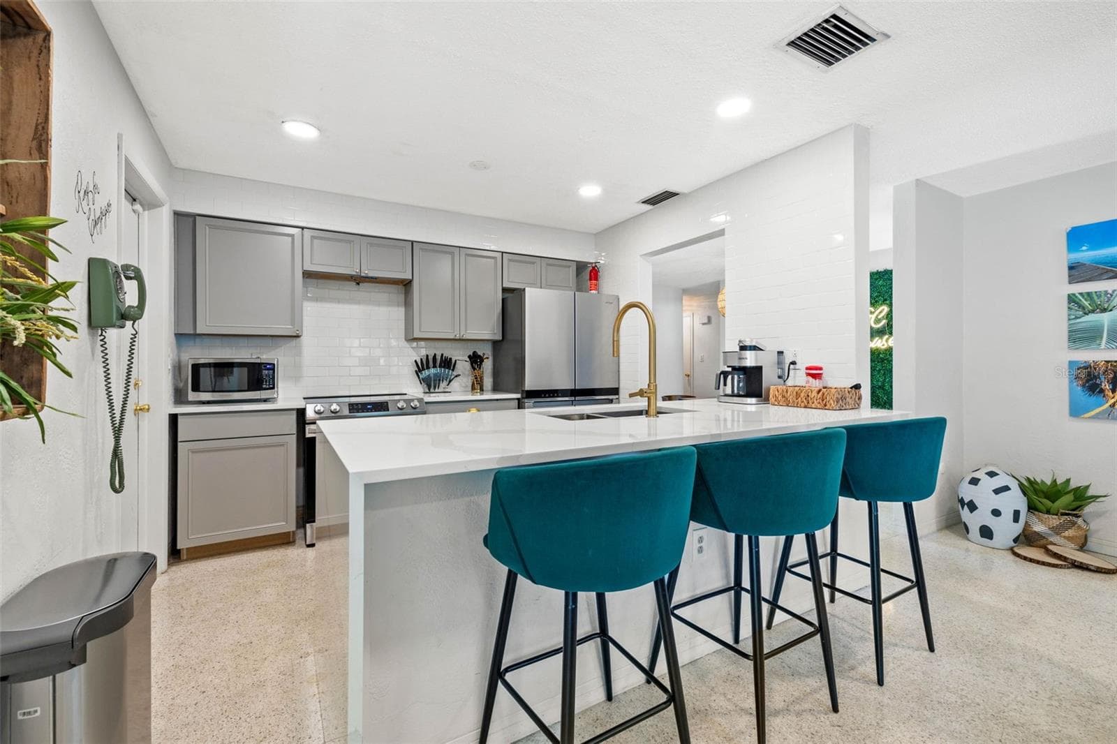 Single Family Residence at 5015 54TH ST N, ST PETERSBURG, photo 13 of 27