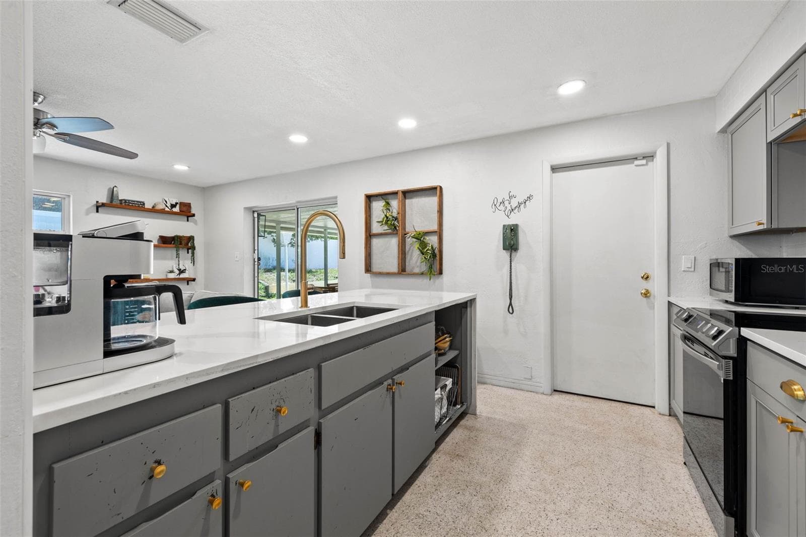 Single Family Residence at 5015 54TH ST N, ST PETERSBURG, photo 16 of 27