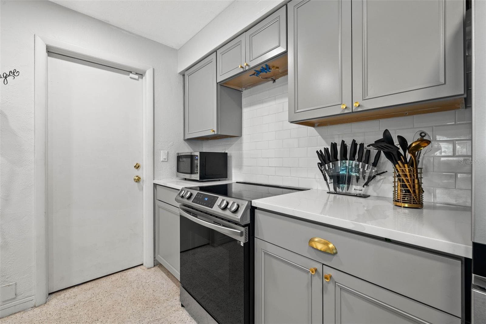 Single Family Residence at 5015 54TH ST N, ST PETERSBURG, photo 18 of 27