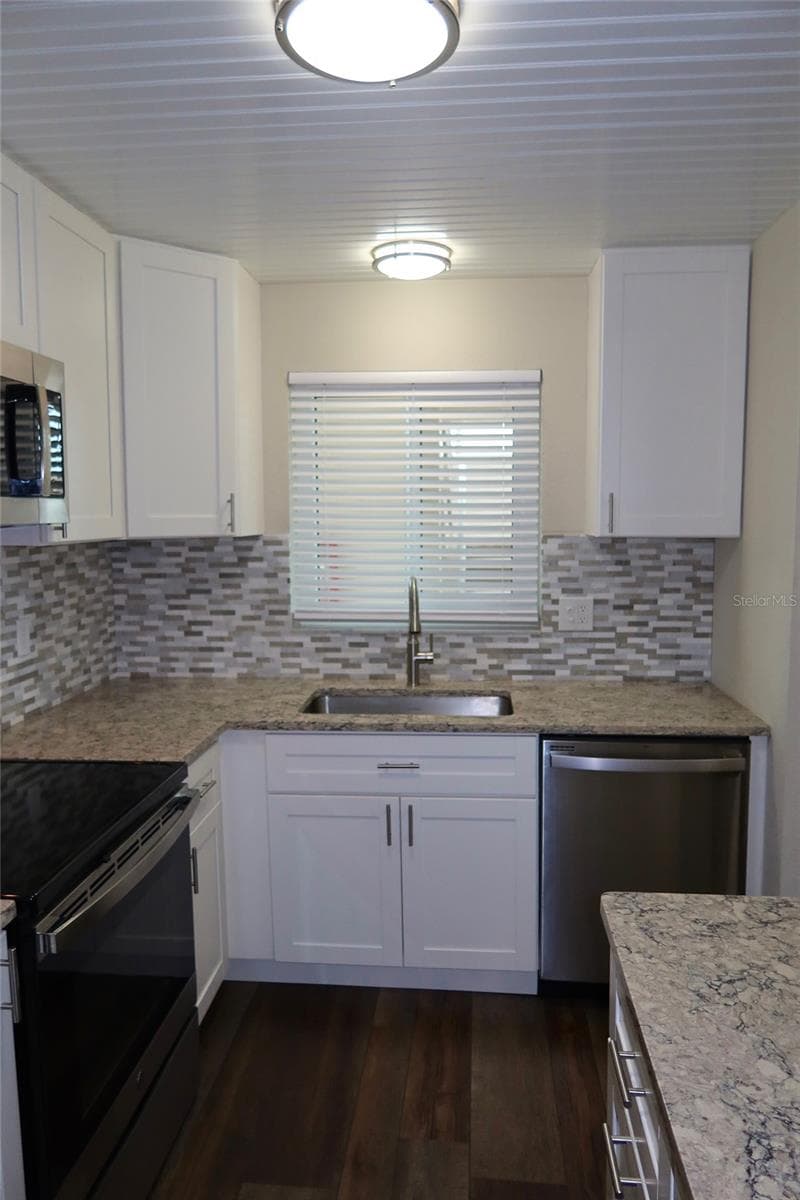 Condominium at 3708 LAKE BAYSHORE DR #K415, BRADENTON, photo 3 of 24