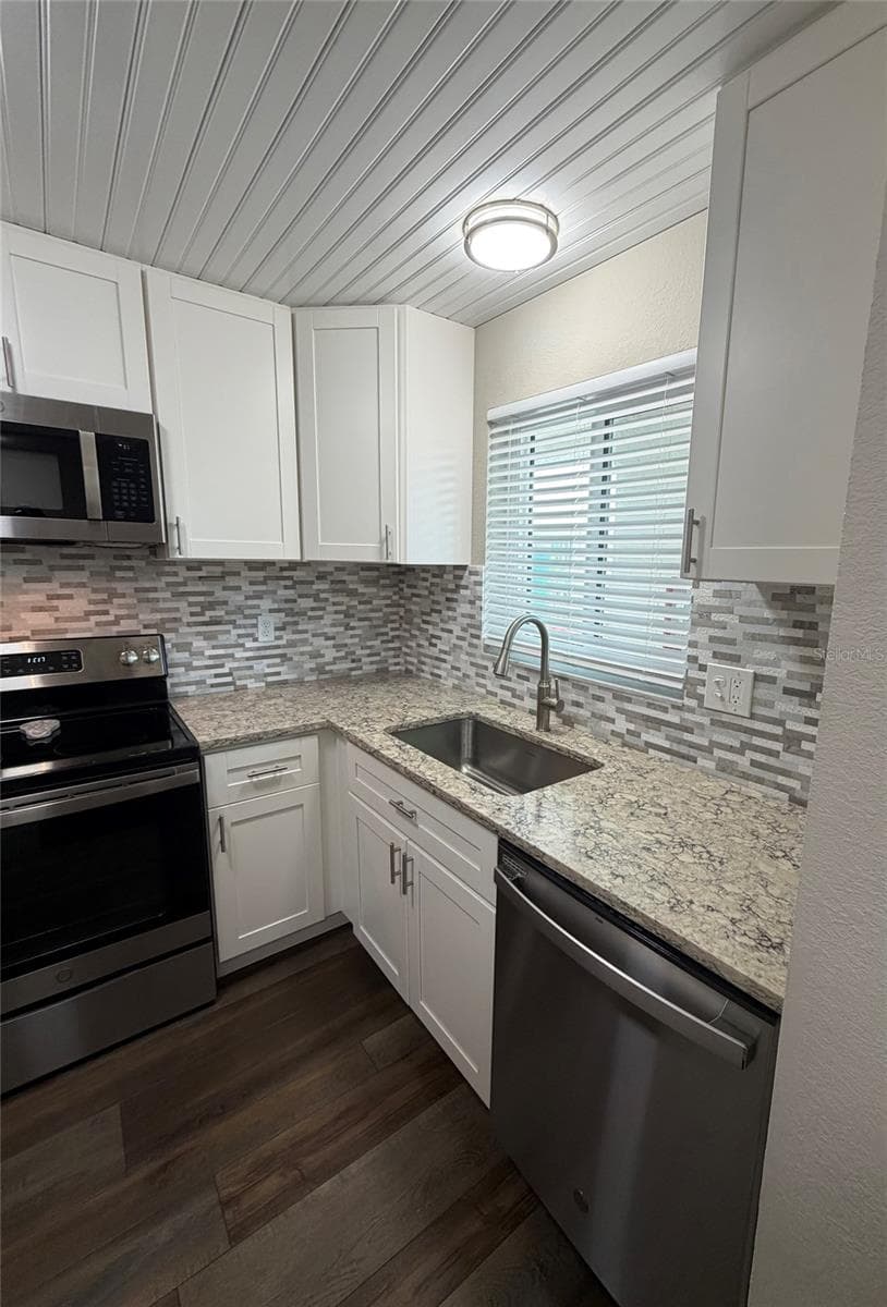 Condominium at 3708 LAKE BAYSHORE DR #K415, BRADENTON, photo 4 of 24