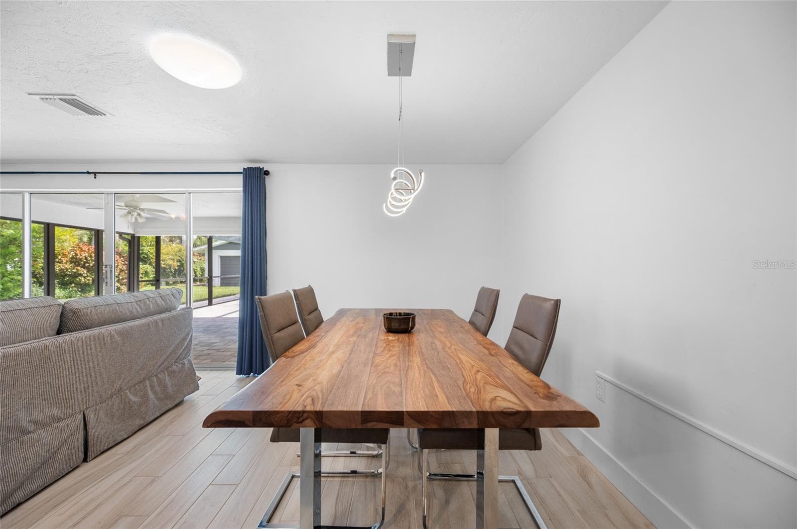 Dining room - 2111 HEASLEY RD, ENGLEWOOD