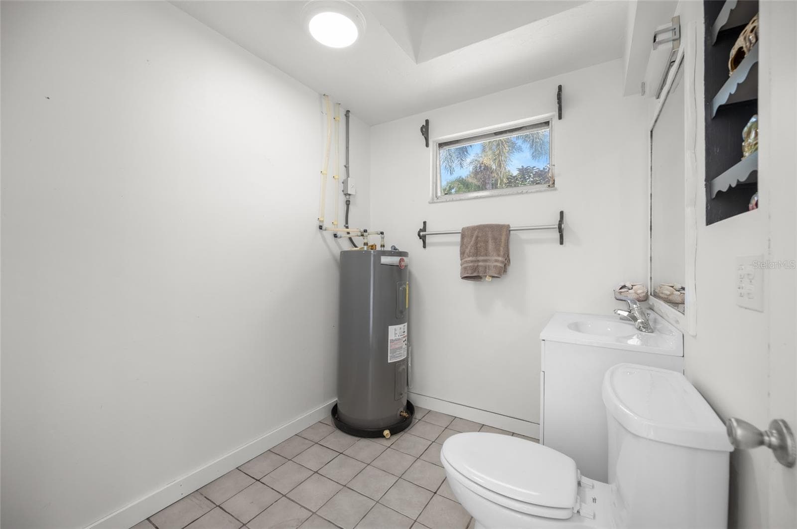 outdoor pool bathroom - 2111 HEASLEY RD, ENGLEWOOD