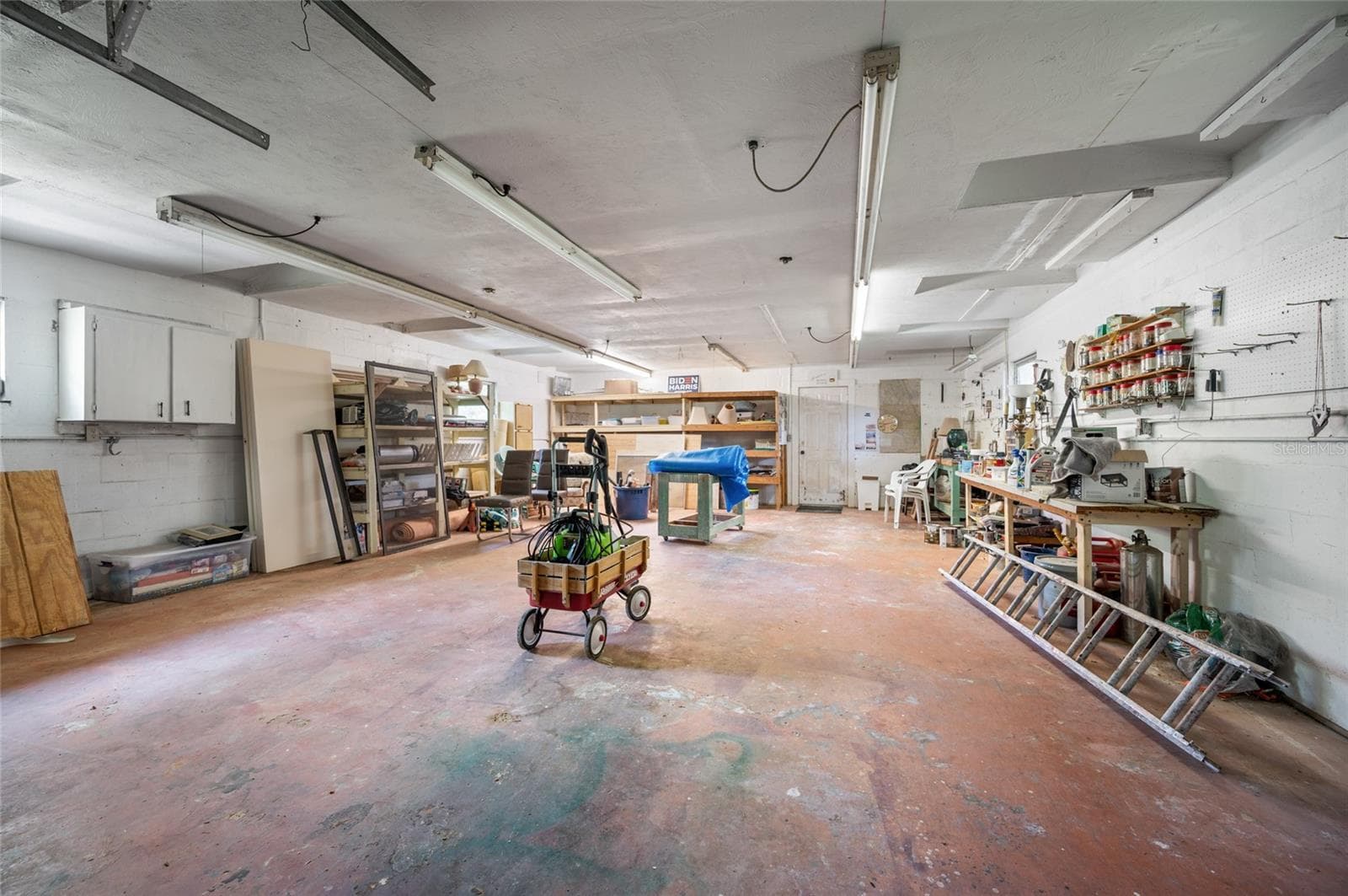 4 car garage - 2111 HEASLEY RD, ENGLEWOOD