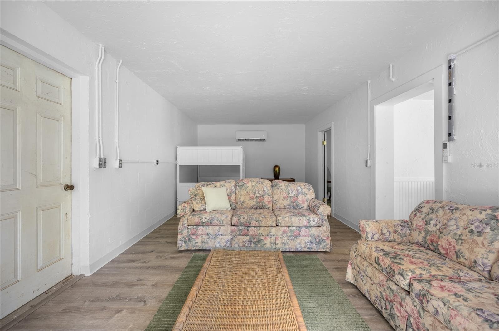 Garage appartment unit - 2111 HEASLEY RD, ENGLEWOOD