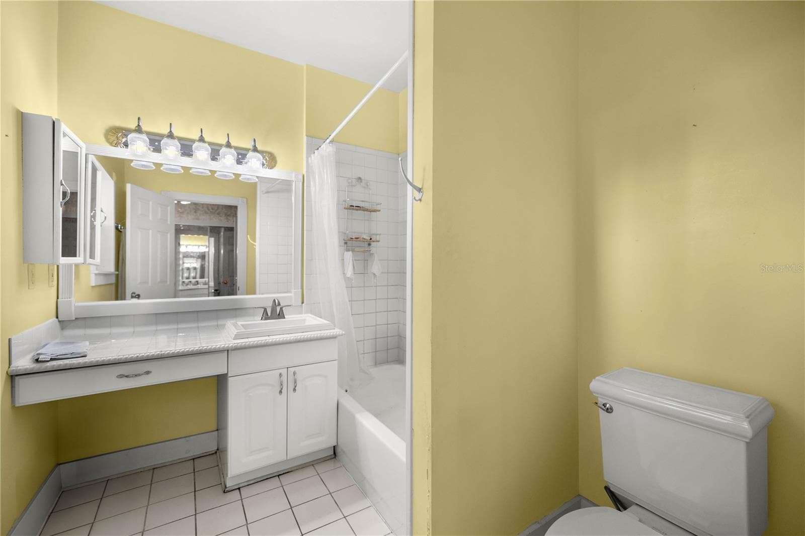 Single Family Residence at 16770 SW 137TH AVE, ARCHER, photo 15 of 24