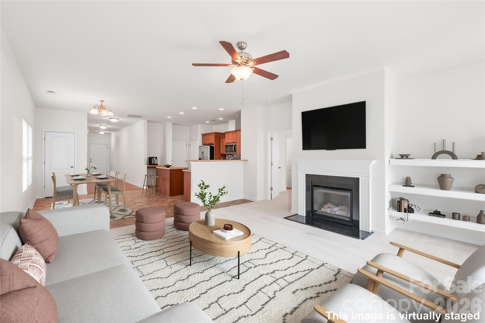 8411 Romana Red Lane