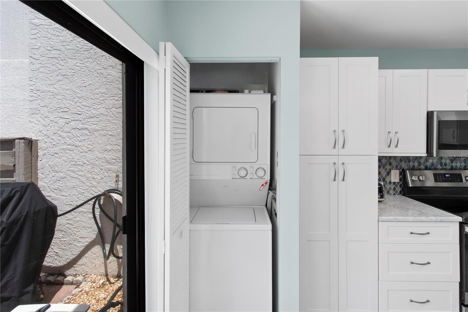 Washer and Dryer in Kitchen. - 220 LAKEWOOD DR #220, BRADENTON