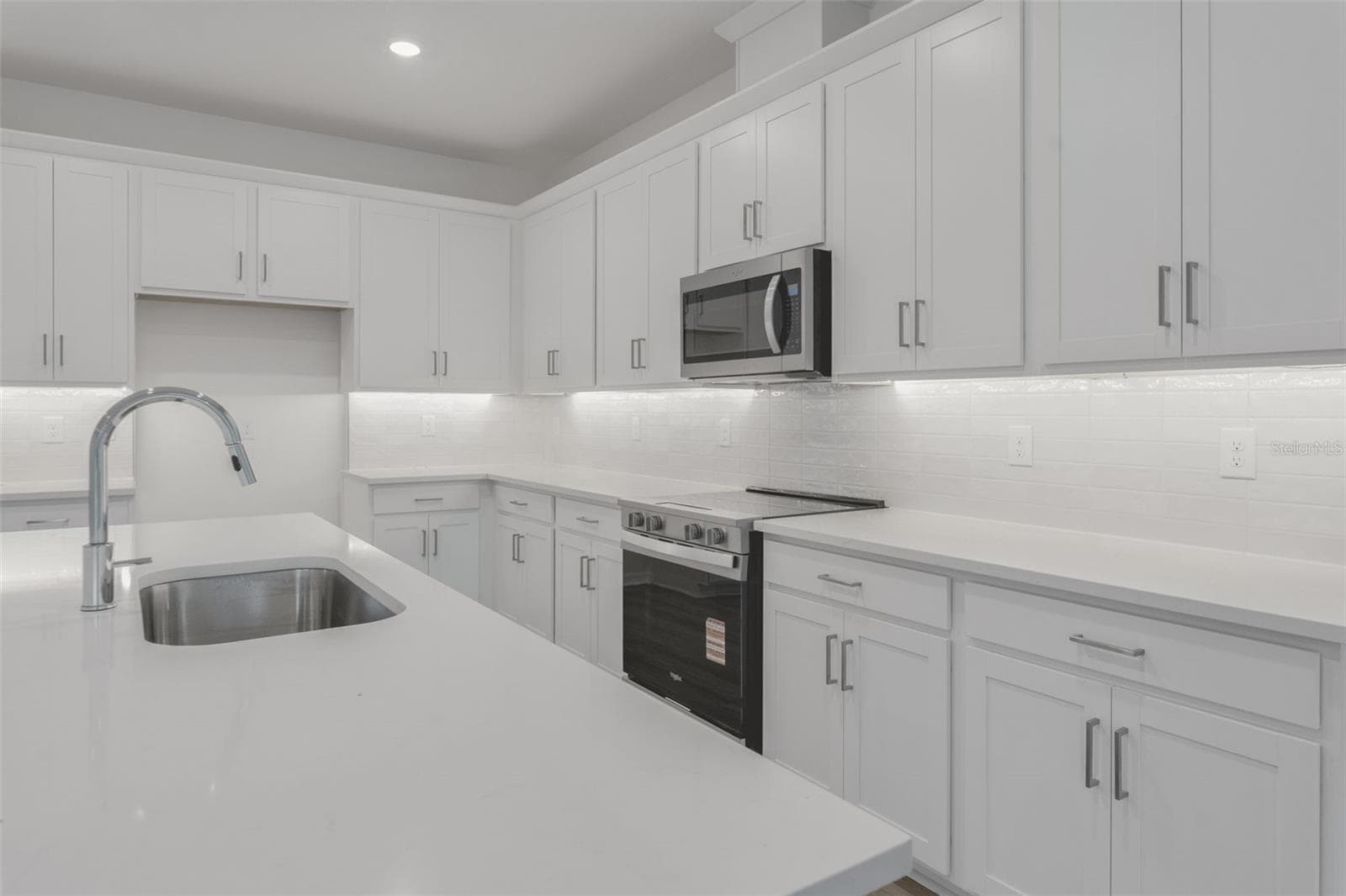 Single Family Residence at 17572 VALLEYWOOD PKWY, LAND O LAKES, photo 23 of 57
