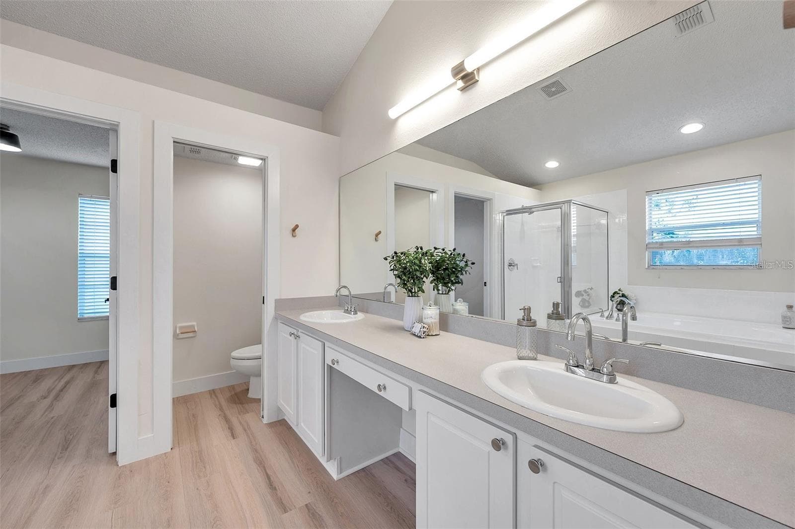 Single Family Residence at 2325 INDIAN KEY DR, HOLIDAY, photo 6 of 31
