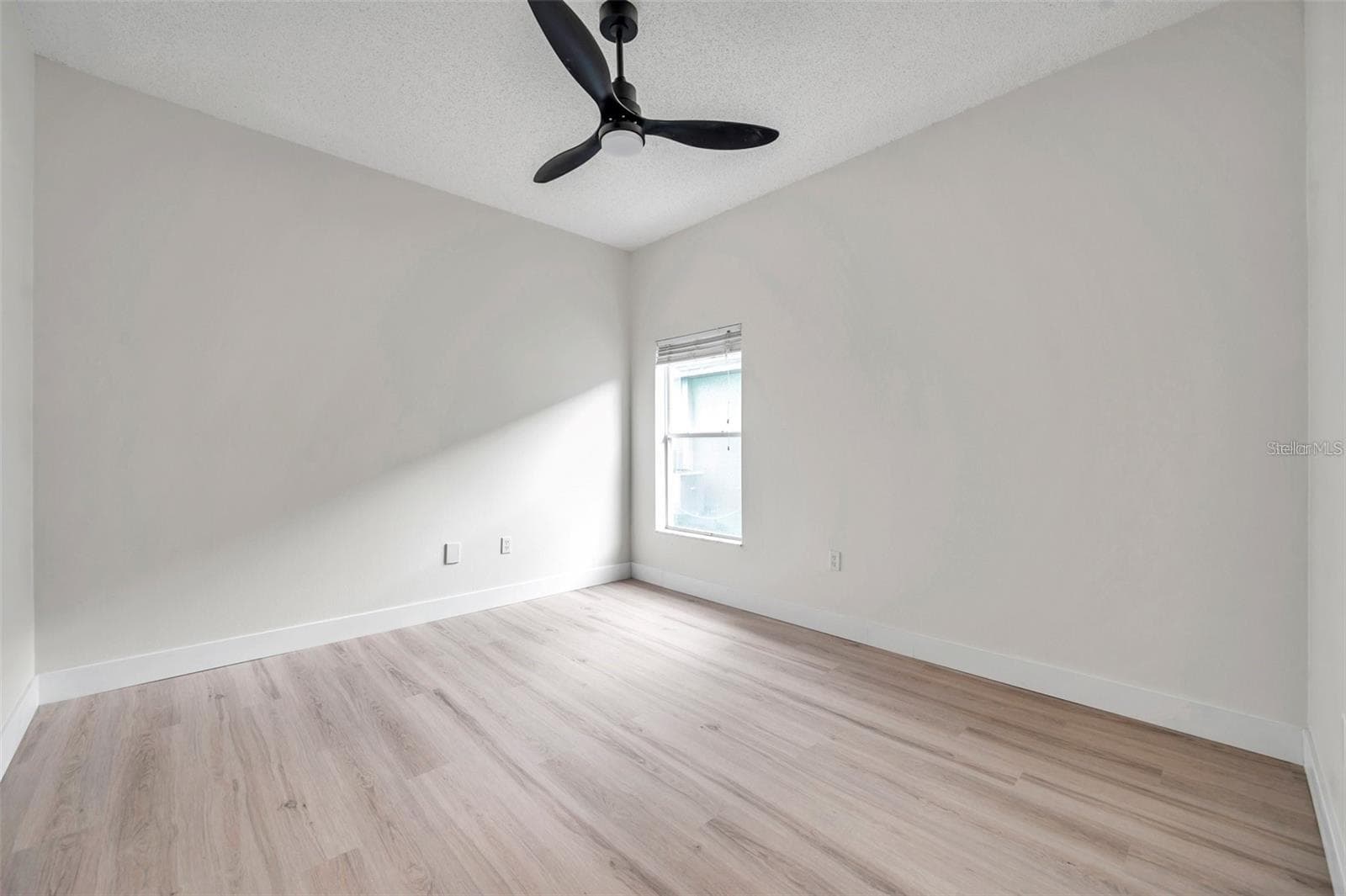 Single Family Residence at 2325 INDIAN KEY DR, HOLIDAY, photo 10 of 31