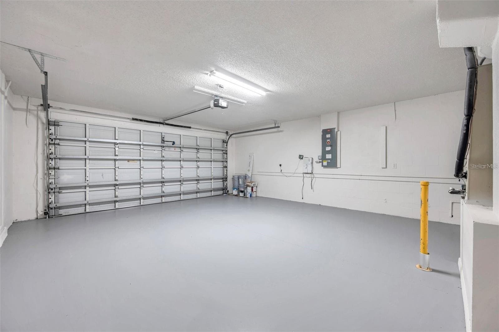 Single Family Residence at 2325 INDIAN KEY DR, HOLIDAY, photo 28 of 31