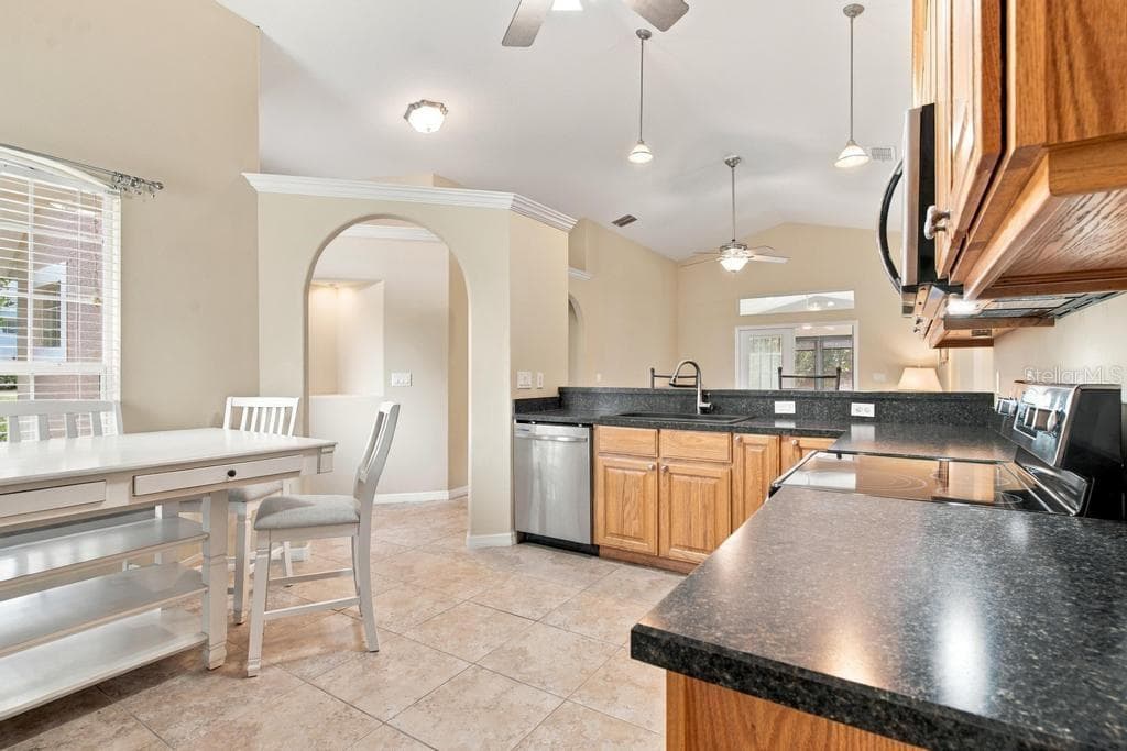 Single Family Residence at 81 GOLFVIEW CIR, UMATILLA, photo 11 of 50