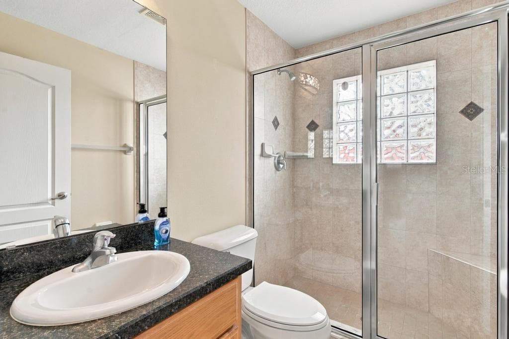 Bath 2 - 81 GOLFVIEW CIR, UMATILLA