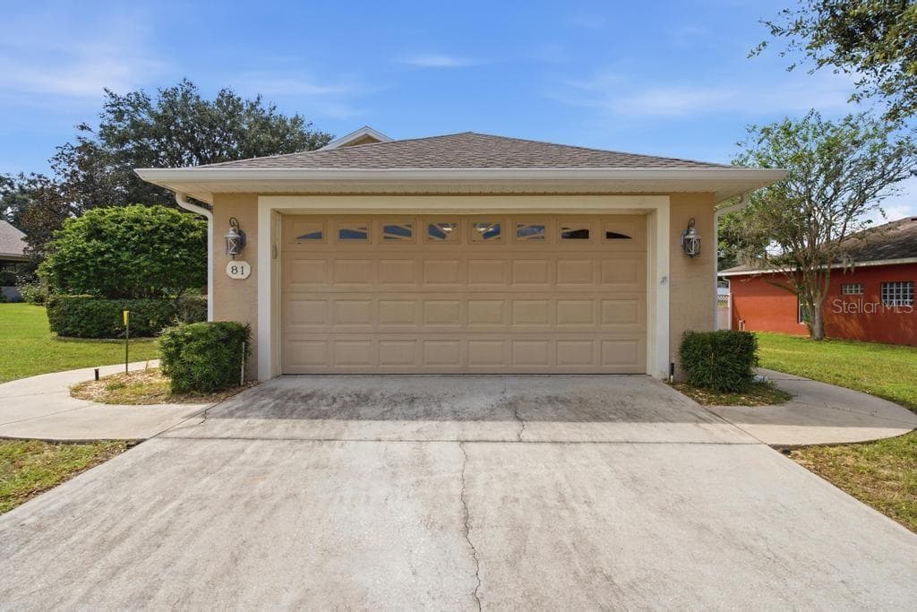2 Car Garage - 81 GOLFVIEW CIR, UMATILLA