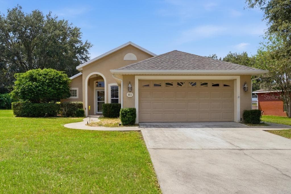 Plenty of driveway space - 81 GOLFVIEW CIR, UMATILLA