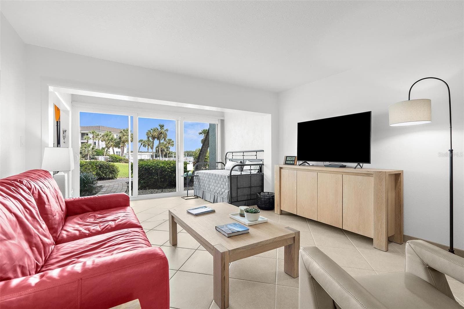Living Space. Sit and enjoy the views of the intercoastal from the couch - 600 SUTTON PL #101B, LONGBOAT KEY